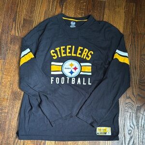 Majestic Black and Yellow Crew Neck Shirt